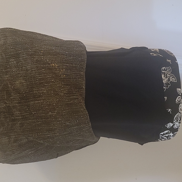 Express Spaghetti Strap Top - Picture 2 of 4